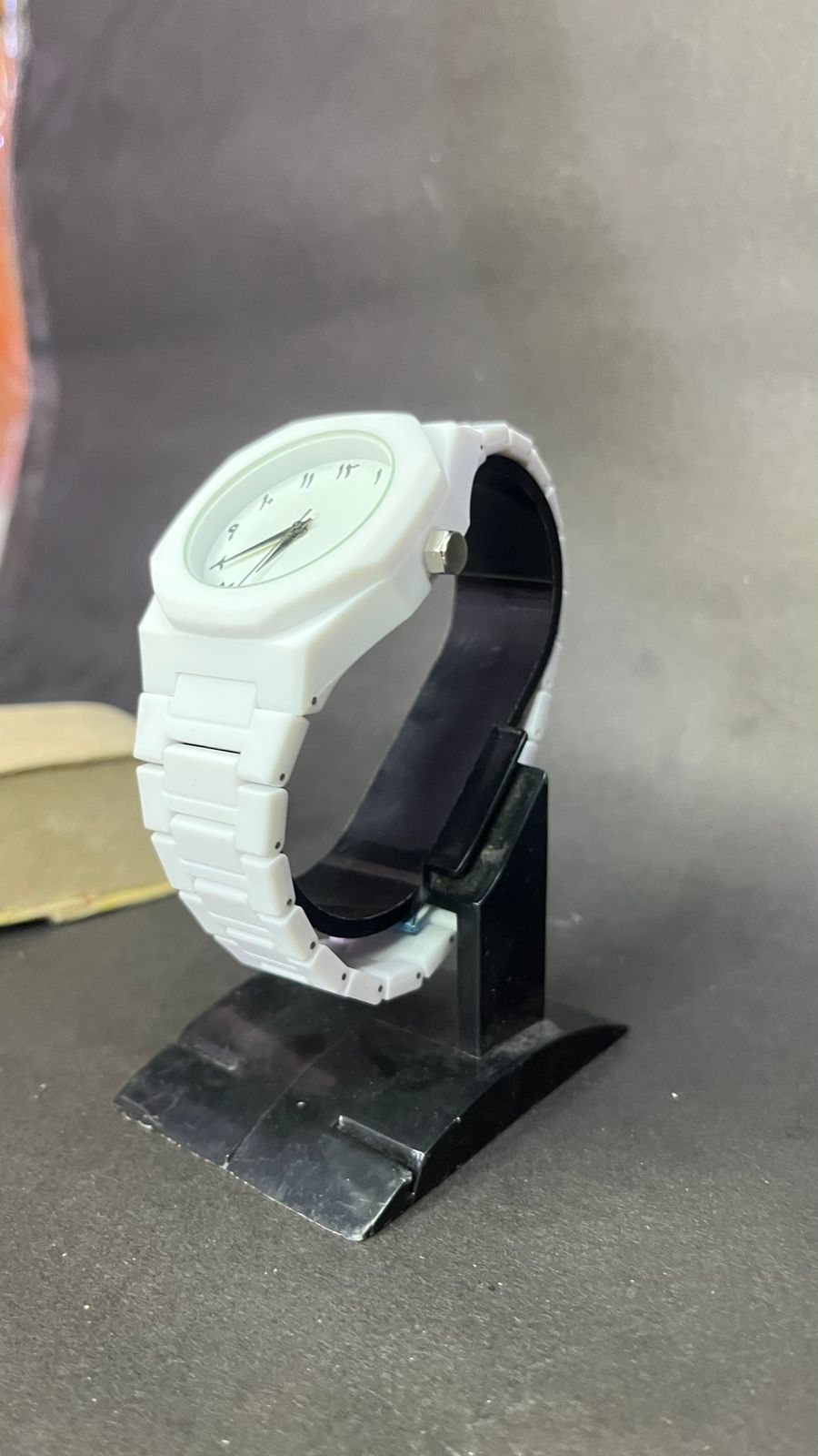 White Luxe Octa Series – Premium Stylish Analog Watch