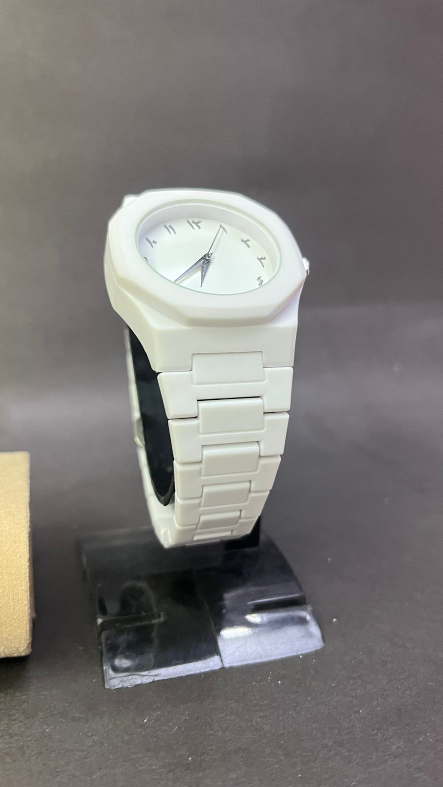 White Luxe Octa Series – Premium Stylish Analog Watch